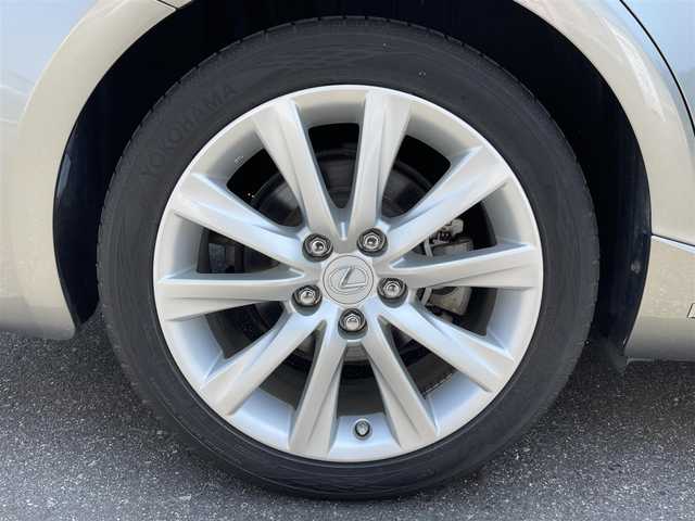 レクサス ＩＳ 300h バージョンL 山口県 2014(平26)年 6.7万km ソニックチタニウム 黒革シート/前席パワーシート/前席エアシート シートヒーター/純正SDナビ フルセグTV/CD DVD BT BD USB AUX/バックカメラ/ビルトイン DSRC ETC/衝突被害軽減ブレーキ/レーダークルーズコントロール/パドルシフト/LEDオートヘッドライト/フォグライト/コーナーセンサー/ステアリングリモコン/リア電動ロールシェード/スマートキー/W サイド カーテン ニー エアバッグ/禁煙車