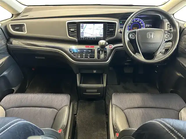 ホンダ オデッセイ アブソルート 20thアニバーサリー 静岡県 2015(平27)年 10.8万km ホワイトオーキッドパール (株)IDOMが運営する【じしゃロン浜松店】の自社ローン専用車両になりますこちらは現金またはオートローンご利用時の価格です。自社ローンご希望の方は別途その旨お申付け下さい/純正ナビ（VXM-155VFEi)/CD/DVD/AM/FM/Bluetooth/バックカメラ/両側パワースライドドア/LEDヘッドライト/LEDルームランプ/Honda　SENSING/●誤発進抑制機能/●先行車発進お知らせ機能/●標識認識機能/●LKAS〈車線維持支援システム〉/●路外逸脱抑制機能/●ACC〈アダプティブ・クルーズ・コントロール〉