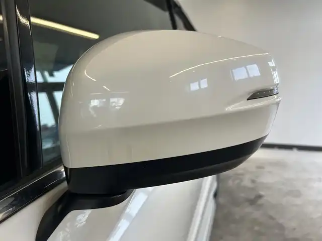 ホンダ オデッセイ アブソルート 20thアニバーサリー 静岡県 2015(平27)年 10.8万km ホワイトオーキッドパール (株)IDOMが運営する【じしゃロン浜松店】の自社ローン専用車両になりますこちらは現金またはオートローンご利用時の価格です。自社ローンご希望の方は別途その旨お申付け下さい/純正ナビ（VXM-155VFEi)/CD/DVD/AM/FM/Bluetooth/バックカメラ/両側パワースライドドア/LEDヘッドライト/LEDルームランプ/Honda　SENSING/●誤発進抑制機能/●先行車発進お知らせ機能/●標識認識機能/●LKAS〈車線維持支援システム〉/●路外逸脱抑制機能/●ACC〈アダプティブ・クルーズ・コントロール〉