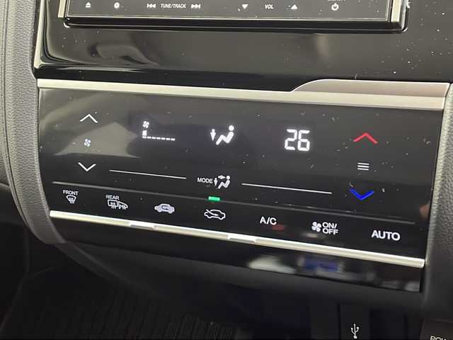 ホンダ フィット ハイブリット Fパッケージ 千葉県 2013(平25)年 2.4万km ブリリアントスポーティブルーメタリック2トーン 純正ナビ【VXM-145VFi】　DVD/Bluetooth/バックカメラ　/ＥＴＣ　　/スマートキー/プッシュスタート/アイドリングストップ/オートライト/純正フロアマット/純正ドアバイザー