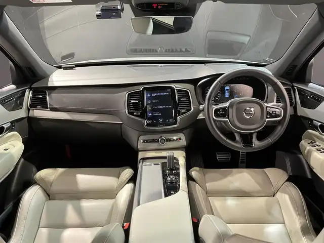 ボルボ ボルボ ＸＣ９０ B6 AWD Rデザイン 道央・札幌 2022(令4)年 5万km シルバー ワンオーナー/電子制御式4輪エアサスペンション/harman/kardonプレミアムサウンド/CitySafety/オンカミングレーンミティゲーション/レーンキーピングエイド/ロードサインインフォメーション/パイロットアシスト/ステアリングアシスト付BLIS/全車速追従機能付ACC/クロストラフィックアラート/360°ビューカメラ/フルアクティブハイビーム/パークアシストパイロット/8ウェイパワーシート(D/N)/電動ランバーサポート(D/N)/フロントシートヒーター/2列目シートヒーター/タッチスクリーン式センターディスプレイ/デジタルTVチューナー/ヘッドアップディスプレイ/ワイヤレススマートフォンチャージ/アンビエントライト/パワーテールゲート/ステアリングホイールヒーター/純正ドライブレコーダー