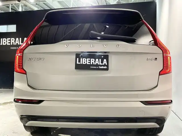 ボルボ ボルボ ＸＣ９０ B6 AWD Rデザイン 道央・札幌 2022(令4)年 5万km シルバー ワンオーナー/電子制御式4輪エアサスペンション/harman/kardonプレミアムサウンド/CitySafety/オンカミングレーンミティゲーション/レーンキーピングエイド/ロードサインインフォメーション/パイロットアシスト/ステアリングアシスト付BLIS/全車速追従機能付ACC/クロストラフィックアラート/360°ビューカメラ/フルアクティブハイビーム/パークアシストパイロット/8ウェイパワーシート(D/N)/電動ランバーサポート(D/N)/フロントシートヒーター/2列目シートヒーター/タッチスクリーン式センターディスプレイ/デジタルTVチューナー/ヘッドアップディスプレイ/ワイヤレススマートフォンチャージ/アンビエントライト/パワーテールゲート/ステアリングホイールヒーター/純正ドライブレコーダー