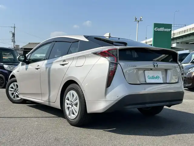 トヨタ プリウス Sセーフティプラス 愛知県 2017(平29)年 3.7万km スティールブロンドM 純正ナビ/（AM/FM/CD/SD/BT)/ワンセグTV/バックカメラ/ETC/クルーズコントロール/LEDヘッドライト/フォグランプ/スマートキー/スペアキー/リヤトノカバー/ドアバイザー/フロアマット