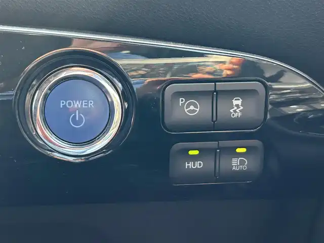 トヨタ プリウス Sセーフティプラス 愛知県 2017(平29)年 3.7万km スティールブロンドM 純正ナビ/（AM/FM/CD/SD/BT)/ワンセグTV/バックカメラ/ETC/クルーズコントロール/LEDヘッドライト/フォグランプ/スマートキー/スペアキー/リヤトノカバー/ドアバイザー/フロアマット