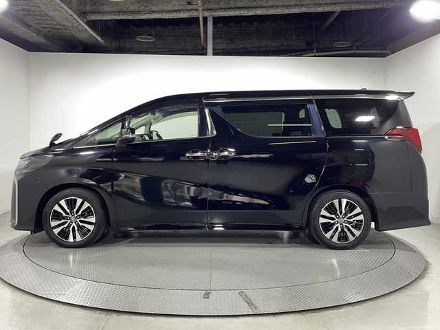 トヨタ アルファード S Cパッケージ 広島県 2020(令2)年 5.4万km ブラック ツインムーンルーフ/純正9型ディスプレイオーディオ/純正フリップダウンモニター/3眼LEDヘッドランプ/デジタルインナーミラー/ブラインドスポットモニター/両側パワースライドドア/バックモニター/パワーバックドア/パワーシート/ポジションメモリー/シートヒーター/ベンチレーション/ステアリングヒーター/パワーオットマン/セーフティセンス/・プリクラッシュセーフティ/・レーントレーシングアシスト/・アダプティブハイビーム/・レーダークルーズコントロール/ETC2.0/ドライブレコーダー/USB入力端子
