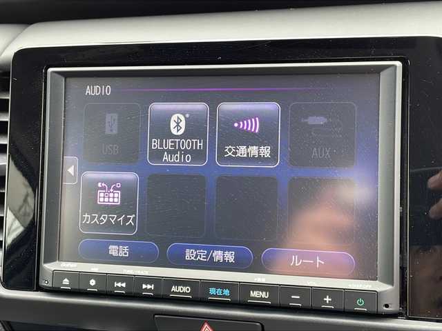 ホンダ フィット e:HEVホーム 石川県 2020(令2)年 6.3万km プラチナホワイトパール 純正8インチナビ/フルセグTV/BT/SDミュージック/USB/バックカメラ/ビルトインETC/前後ドライブレコーダー/ホンダセンシング/アダプティブクルーズコントロール/LEDヘッドランプ/オートライト/OP純正16インチアルミ/本革巻きステアリング/プライムスムース/ファブリックコンビシート/オートエアコン/スマートキーシステム/禁煙車