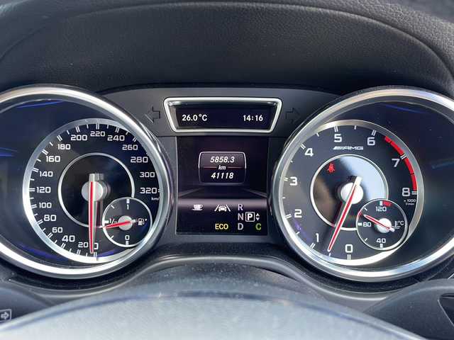 メルセデス・ベンツ ＭＬ６３ 東京都 2012(平24)年 4.2万km ダイヤモンドホワイト 純正ナビ：プレミアムサウンド Harman Kardon/Bluetooth/バックカメラ＆サイドカメラ/ETC/衝突軽減ブレーキ/クルーズコントロール/D/N席メモリーシート/D/N席パワーシート/D/N席シートヒーター/D/N席エアシート/パドルシフト/パノラマミックススライディングルーフ/エアサス/パワーバックドア/LEDオートライト/プッシュスタート/スマートキー×2
