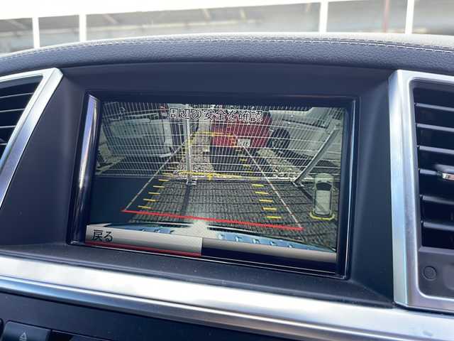メルセデス・ベンツ ＭＬ６３ 東京都 2012(平24)年 4.2万km ダイヤモンドホワイト 純正ナビ：プレミアムサウンド Harman Kardon/Bluetooth/バックカメラ＆サイドカメラ/ETC/衝突軽減ブレーキ/クルーズコントロール/D/N席メモリーシート/D/N席パワーシート/D/N席シートヒーター/D/N席エアシート/パドルシフト/パノラマミックススライディングルーフ/エアサス/パワーバックドア/LEDオートライト/プッシュスタート/スマートキー×2