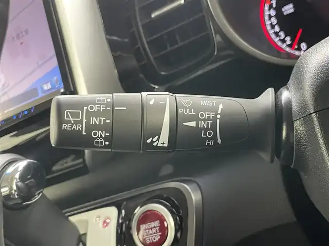 ホンダ Ｎ ＢＯＸ カスタム G ターボ Lパッケージ 岡山県 2016(平28)年 6.5万km プレミアムホワイトパールⅡ 純正SDナビゲーションシステム/・型番：AVIC-ZH0999L/【Bluetooth/フルセグTV/CD/DVD】/両側パワースライドドア/クルーズコントロール/ハーフレザーシート/LEDヘッドライト＆LEDフォグランプ/ビルトインETC/バックカメラ/衝突軽減ブレーキシステム/パドルシフト/アイドリングストップ/ISOFIX/ステアリングスイッチ/チルトステアリング/シートリフター/ウインカーミラー/ドアバイザー/新車保証書/取扱説明書/スペアキー×１