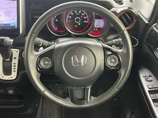 ホンダ Ｎ ＢＯＸ カスタム G ターボ Lパッケージ 岡山県 2016(平28)年 6.5万km プレミアムホワイトパールⅡ 純正SDナビゲーションシステム/・型番：AVIC-ZH0999L/【Bluetooth/フルセグTV/CD/DVD】/両側パワースライドドア/クルーズコントロール/ハーフレザーシート/LEDヘッドライト＆LEDフォグランプ/ビルトインETC/バックカメラ/衝突軽減ブレーキシステム/パドルシフト/アイドリングストップ/ISOFIX/ステアリングスイッチ/チルトステアリング/シートリフター/ウインカーミラー/ドアバイザー/新車保証書/取扱説明書/スペアキー×１