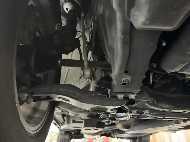 トヨタ ハリアー プログレス メタル&レザーP 三重県 2017(平29)年 4.2万km スパークリングブラックパールクリスタルシャイン ガソリン/FF/MTモード付インパネCVT/純正9インチナビ/（AM/FM/CD/DVD/Blu-ray/SDREC/SD/USB/Bluetooth/VTR/AUX/TV）/パノラミックビューモニター（シースルービュー機能付）/JBLプレミアムサウンドシステム（11スピーカー）/ドライブレコーダー 前後/ビルトインETC/Toyota Safety Sense/・プリクラッシュセーフティ/・レーンディパーチャーアラート（ステアリング制御付）/・アダプティブハイビームシステム/・レーダークルコン（全車速追従機能付）/・インテリジェントクリアランスソナー［パーキングサポートブレーキ（静止物）］/など/装備/・本革シート（設定色『ダークサドルタン』）/・快適温熱シート＋シートベンチレーション（D/N）/・パワーシート（Dメモリー付8way＆4way電動ランバーサポート/N4way）/・電動チルト&テレスコピックステアリング/・パワーバックドア/・左右独立オートエアコン/・電子パーキングブレーキ＆ブレーキホールド/・プッシュスタート/・ステアリングスイッチ/・LEDヘッドランプ＆フロントフォグランプ/・純正18inAW/・保/取/ナビ取/・スマートキーx2/・【OP】スペアタイヤ/など