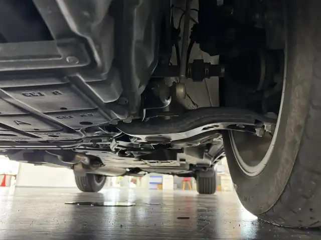 トヨタ ハリアー プログレス メタル&レザーP 三重県 2017(平29)年 4.2万km スパークリングブラックパールクリスタルシャイン ガソリン/FF/MTモード付インパネCVT/純正9インチナビ/（AM/FM/CD/DVD/Blu-ray/SDREC/SD/USB/Bluetooth/VTR/AUX/TV）/パノラミックビューモニター（シースルービュー機能付）/JBLプレミアムサウンドシステム（11スピーカー）/ドライブレコーダー 前後/ビルトインETC/Toyota Safety Sense/・プリクラッシュセーフティ/・レーンディパーチャーアラート（ステアリング制御付）/・アダプティブハイビームシステム/・レーダークルコン（全車速追従機能付）/・インテリジェントクリアランスソナー［パーキングサポートブレーキ（静止物）］/など/装備/・本革シート（設定色『ダークサドルタン』）/・快適温熱シート＋シートベンチレーション（D/N）/・パワーシート（Dメモリー付8way＆4way電動ランバーサポート/N4way）/・電動チルト&テレスコピックステアリング/・パワーバックドア/・左右独立オートエアコン/・電子パーキングブレーキ＆ブレーキホールド/・プッシュスタート/・ステアリングスイッチ/・LEDヘッドランプ＆フロントフォグランプ/・純正18inAW/・保/取/ナビ取/・スマートキーx2/・【OP】スペアタイヤ/など