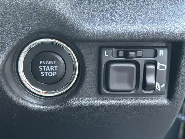 スズキ ジムニー ノマド FC 愛知県 2025(令7)年 0.2万km 黒 /禁煙/ワンオーナー//新車時保証書//取扱説明書//スペアスマートキー//ディーラー整備記録簿R7//プッシュスタート/スマートキー//シートヒーター//革巻きステアリング//ACC/衝突軽減ブレーキ//ヘッドライトウォッシャー