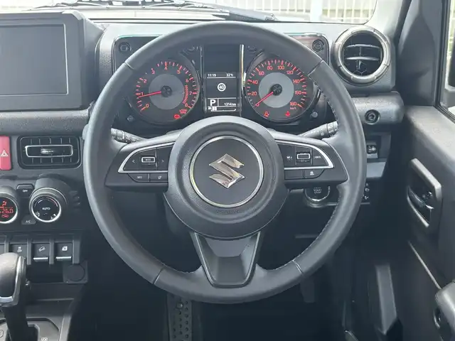 スズキ ジムニー ノマド FC 愛知県 2025(令7)年 0.2万km 黒 /禁煙/ワンオーナー//新車時保証書//取扱説明書//スペアスマートキー//ディーラー整備記録簿R7//プッシュスタート/スマートキー//シートヒーター//革巻きステアリング//ACC/衝突軽減ブレーキ//ヘッドライトウォッシャー