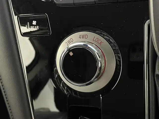 三菱 デリカＤ：５ ブラックエディション 宮城県 2025(令7)年 0.1千km グレーⅡ ブラックエディション　4WD　e-Assist/オリジナルナビ取付パッケージ＋リアモニター取付パッケージ(25/300)　ステップレス　（7人）D:5専用11型ナビゲーション(322/300)/登録済未使用車/専用アルパイン１１型ナビ/全周囲カメラ/革シート/パワーバックドア/パワーシート/アダプティブクルーズ/シートヒーター/ＢＳＭ/オートハイビーム/衝突軽減/レーンキープ/専用１８ＡＷ