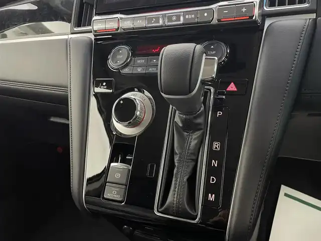 三菱 デリカＤ：５ ブラックエディション 宮城県 2025(令7)年 0.1千km グレーⅡ ブラックエディション　4WD　e-Assist/オリジナルナビ取付パッケージ＋リアモニター取付パッケージ(25/300)　ステップレス　（7人）D:5専用11型ナビゲーション(322/300)/登録済未使用車/専用アルパイン１１型ナビ/全周囲カメラ/革シート/パワーバックドア/パワーシート/アダプティブクルーズ/シートヒーター/ＢＳＭ/オートハイビーム/衝突軽減/レーンキープ/専用１８ＡＷ