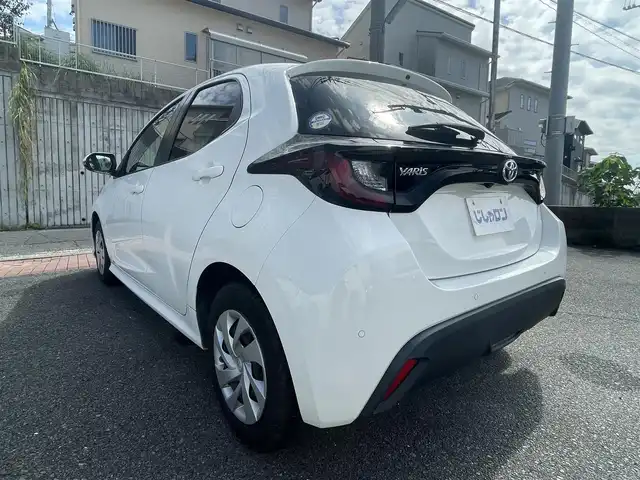 トヨタ ヤリス X 福岡県 2020(令2)年 8.2万km スーパーホワイトⅡ (株)IDOMが運営する【じしゃロン八幡西店】の自社ローン専用車両になります。こちらは現金またはオートローンご利用時の価格です。自社ローンご希望の方は別途その旨お申付け下さい/衝突軽減システム/スマートキー/純正ディスプレイオーディオ/ナビ /Bluetooth/バックカメラ/ETC