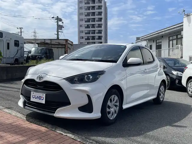 トヨタ ヤリス X 福岡県 2020(令2)年 8.2万km スーパーホワイトⅡ (株)IDOMが運営する【じしゃロン八幡西店】の自社ローン専用車両になります。こちらは現金またはオートローンご利用時の価格です。自社ローンご希望の方は別途その旨お申付け下さい/衝突軽減システム/スマートキー/純正ディスプレイオーディオ/ナビ /Bluetooth/バックカメラ/ETC