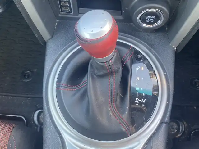 トヨタ ８６ GT 熊本県 2012(平24)年 14.1万km クリスタルブラックシリカ プッシュスタート/Pionner製ディスプレイオーディオ/・BT/iPod/USB/AM/FM/バックカメラ/USB入力端子/ETC/前方ドライブレコーダー/パドルシフト/MTモード付AT/オートライト/盗難防止装置/エアバック（ダブル+サイド）/カーテンエアバック/衝突被害軽減システム/純正17インチAW/スマートキー/記録簿/取扱説明書