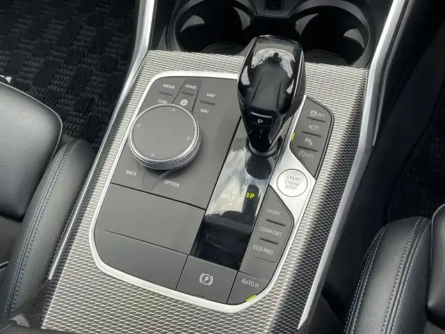 ＢＭＷ ３２０ｄ xDrive Mスポーツ 岡山県 2020(令2)年 5.1万km アルピンホワイトⅢ 社外フルセグTV/HUD/ACC/360°カメラ/ブレーキオートホールド/LEDヘッドライト/オートライト/AHB/レインセンサー/ワイヤレスチャージ/正面衝突警告/側面衝突警告/車線変更警告/車線逸脱警告/ステアリングサポート/アンビエントライト/ダイナミックライト/コンフォートアクセス/PDC自動起動/アクティブPDC緊急ブレーキ/Bluetooth/USB/アップルカープレイ/ドラレコ（F/R）/SOSコール/パワーテールゲート/リアフィルム