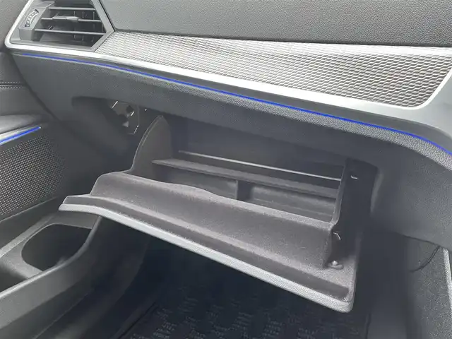 ＢＭＷ ３２０ｄ xDrive Mスポーツ 岡山県 2020(令2)年 5.1万km アルピンホワイトⅢ 社外フルセグTV/HUD/ACC/360°カメラ/ブレーキオートホールド/LEDヘッドライト/オートライト/AHB/レインセンサー/ワイヤレスチャージ/正面衝突警告/側面衝突警告/車線変更警告/車線逸脱警告/ステアリングサポート/アンビエントライト/ダイナミックライト/コンフォートアクセス/PDC自動起動/アクティブPDC緊急ブレーキ/Bluetooth/USB/アップルカープレイ/ドラレコ（F/R）/SOSコール/パワーテールゲート/リアフィルム