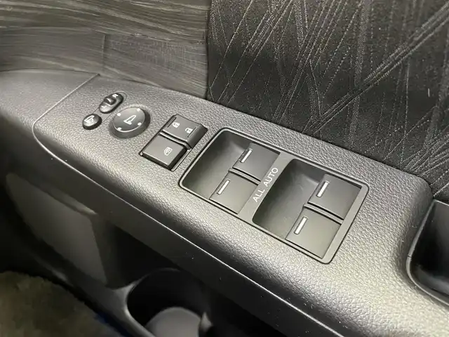 ホンダ オデッセイ アブソルート・EXホンダセンジング 宮城県 2016(平28)年 5.3万km クリスタルブラックパール 純正インターナビ　/フリップダウンモニター　/全周囲カメラ　/両側パワースライドドア　/アダプティブクルーズコントロール/衝突軽減ブレーキ　/レーンキープアシスト　/誤発進抑制機能　/ＬＥＤヘッドライト　/ブラインドスポットインフォメーション　/大型アームレスト　/運転席8wayパワーシート　/ハーフレザーシート/後席オットマン/ビルトインETC/純正18インチAW/禁煙車