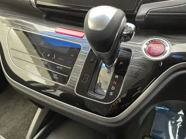 ホンダ オデッセイ アブソルート・EXホンダセンジング 宮城県 2016(平28)年 5.3万km クリスタルブラックパール 純正インターナビ　/フリップダウンモニター　/全周囲カメラ　/両側パワースライドドア　/アダプティブクルーズコントロール/衝突軽減ブレーキ　/レーンキープアシスト　/誤発進抑制機能　/ＬＥＤヘッドライト　/ブラインドスポットインフォメーション　/大型アームレスト　/運転席8wayパワーシート　/ハーフレザーシート/後席オットマン/ビルトインETC/純正18インチAW/禁煙車