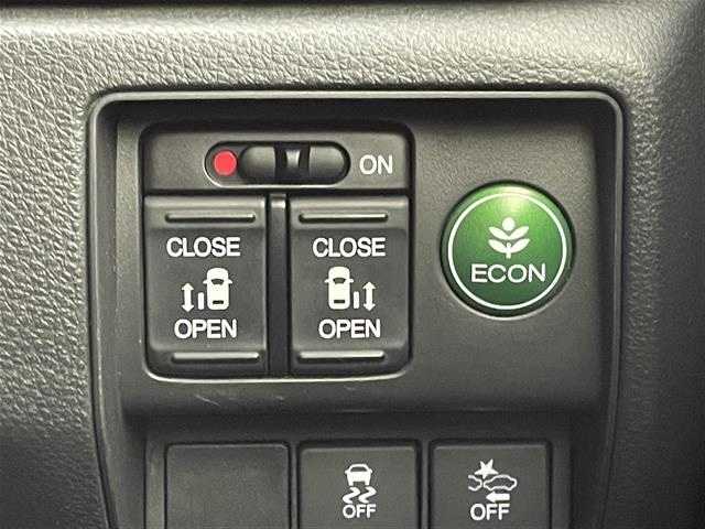 ホンダ オデッセイ アブソルート・EXホンダセンジング 宮城県 2016(平28)年 5.3万km クリスタルブラックパール 純正インターナビ　/フリップダウンモニター　/全周囲カメラ　/両側パワースライドドア　/アダプティブクルーズコントロール/衝突軽減ブレーキ　/レーンキープアシスト　/誤発進抑制機能　/ＬＥＤヘッドライト　/ブラインドスポットインフォメーション　/大型アームレスト　/運転席8wayパワーシート　/ハーフレザーシート/後席オットマン/ビルトインETC/純正18インチAW/禁煙車