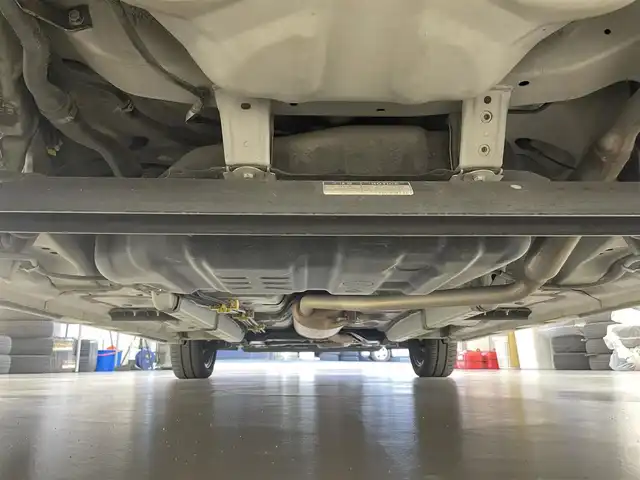 ダイハツ タント カスタム RS SAⅡ 滋賀県 2016(平28)年 9万km パールホワイトⅢ 純正７インチナビ/（Bluetooth/CD/DVD/フルセグTV)/両側パワースライドドア/レーンキープアシスト/ＬＥＤヘッドライト/プッシュスタート/スマートキー/リアサンシェード/ステアリングスイッチ/衝突被害軽減ブレーキ/ABS