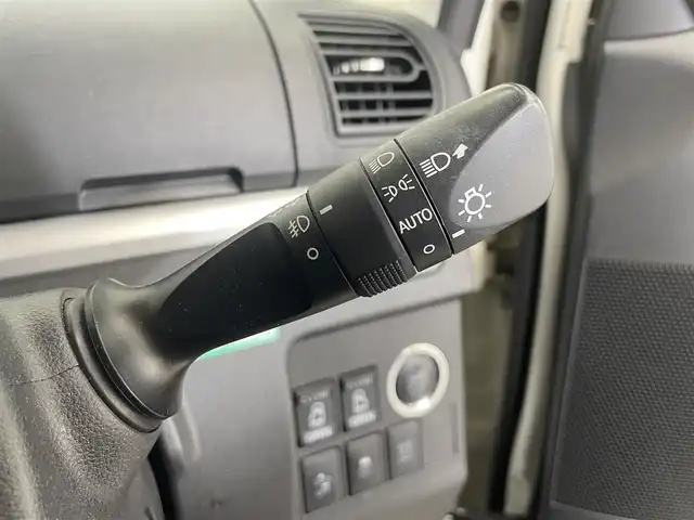 ダイハツ タント カスタム RS SAⅡ 滋賀県 2016(平28)年 9万km パールホワイトⅢ 純正７インチナビ/（Bluetooth/CD/DVD/フルセグTV)/両側パワースライドドア/レーンキープアシスト/ＬＥＤヘッドライト/プッシュスタート/スマートキー/リアサンシェード/ステアリングスイッチ/衝突被害軽減ブレーキ/ABS