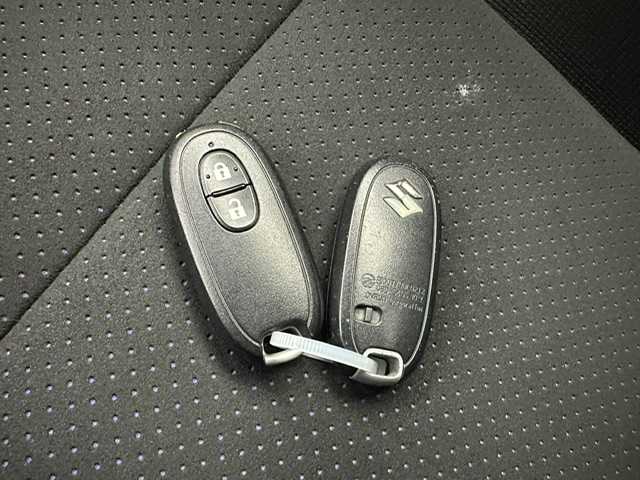 スズキ ワゴンＲ LTDⅡ 兵庫県 2012(平24)年 6.1万km ブルーイッシュブラックパール3 純正モニター付きオーディオ/CD FM AM/バックカメラ/HIDヘッドライト/オートライト/純正フロアマット/ドアバイザー/シートヒーター/ISOFIX/スマートキー/スペアキー/プッシュスタート/取扱い説明書/新車時保証書