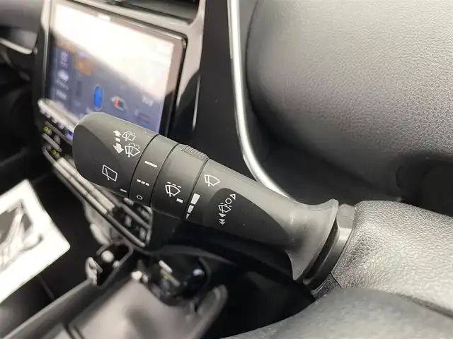 トヨタ プリウス S ツーリングセレクション 大分県 2019(平31)年 7.1万km ホワイトパールクリスタルシャイン TRDエアロ/アルパイン9インチナビ/アルパインデジタルインナーミラー（ドラレコ付き）/社外アルミホイル17インチ/クルーズコントロール/コーナーセンサー/バックカメラ/オートライト/オートマチックハイビーム/革巻ステアリング/ETC