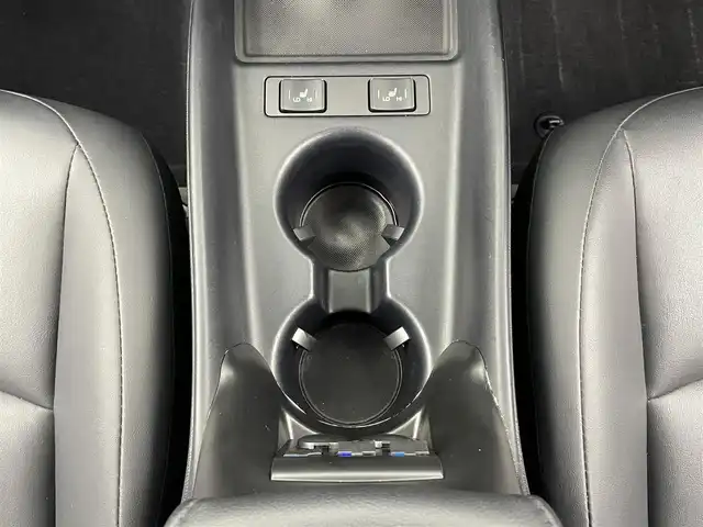 トヨタ プリウス S ツーリングセレクション 大分県 2019(平31)年 7.1万km ホワイトパールクリスタルシャイン TRDエアロ/アルパイン9インチナビ/アルパインデジタルインナーミラー（ドラレコ付き）/社外アルミホイル17インチ/クルーズコントロール/コーナーセンサー/バックカメラ/オートライト/オートマチックハイビーム/革巻ステアリング/ETC