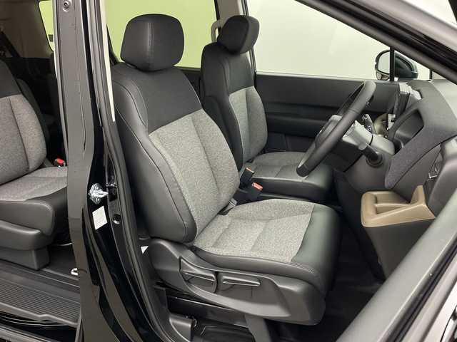 ホンダ フリード ハイブリット e:HEV AIR EX 兵庫県 2025(令7)年 0.1千km クリスタルブラックパール ・未使用車/・純正9インチナビ/・BT・TV・Apple Car Play・AndroidAuto/・両側パワースライドドア/・CMBS/・ACC/・レーンキープアシスト/・ブラインドスポットインフォメーション/・標識認識機能/・シートヒーター/・ハーフレザー/・オートマチックハイビーム/・LEDヘッドライト/・革巻きステアリング/・ステアリングリモコン/・プッシュスタート/・スペアキー/・電動パーキングブレーキ/・オートブレーキホールド/・純正15インチアルミホール