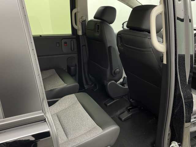 ホンダ フリード ハイブリット e:HEV AIR EX 兵庫県 2025(令7)年 0.1千km クリスタルブラックパール ・未使用車/・純正9インチナビ/・BT・TV・Apple Car Play・AndroidAuto/・両側パワースライドドア/・CMBS/・ACC/・レーンキープアシスト/・ブラインドスポットインフォメーション/・標識認識機能/・シートヒーター/・ハーフレザー/・オートマチックハイビーム/・LEDヘッドライト/・革巻きステアリング/・ステアリングリモコン/・プッシュスタート/・スペアキー/・電動パーキングブレーキ/・オートブレーキホールド/・純正15インチアルミホール