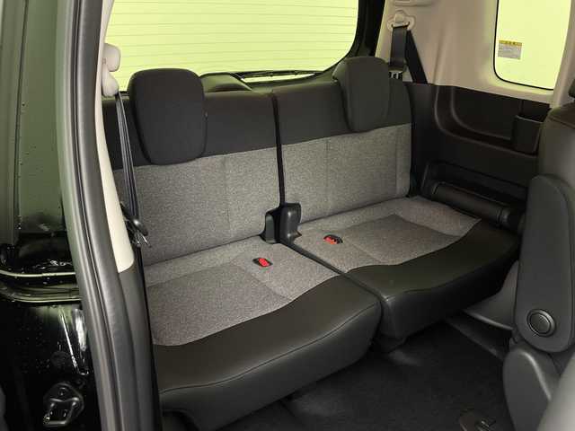 ホンダ フリード ハイブリット e:HEV AIR EX 兵庫県 2025(令7)年 0.1千km クリスタルブラックパール ・未使用車/・純正9インチナビ/・BT・TV・Apple Car Play・AndroidAuto/・両側パワースライドドア/・CMBS/・ACC/・レーンキープアシスト/・ブラインドスポットインフォメーション/・標識認識機能/・シートヒーター/・ハーフレザー/・オートマチックハイビーム/・LEDヘッドライト/・革巻きステアリング/・ステアリングリモコン/・プッシュスタート/・スペアキー/・電動パーキングブレーキ/・オートブレーキホールド/・純正15インチアルミホール