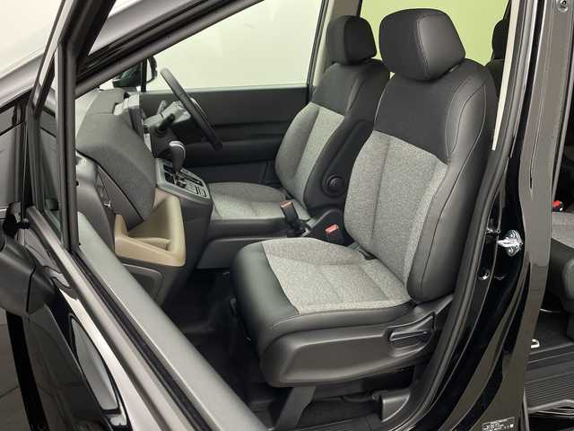 ホンダ フリード ハイブリット e:HEV AIR EX 兵庫県 2025(令7)年 0.1千km クリスタルブラックパール ・未使用車/・純正9インチナビ/・BT・TV・Apple Car Play・AndroidAuto/・両側パワースライドドア/・CMBS/・ACC/・レーンキープアシスト/・ブラインドスポットインフォメーション/・標識認識機能/・シートヒーター/・ハーフレザー/・オートマチックハイビーム/・LEDヘッドライト/・革巻きステアリング/・ステアリングリモコン/・プッシュスタート/・スペアキー/・電動パーキングブレーキ/・オートブレーキホールド/・純正15インチアルミホール