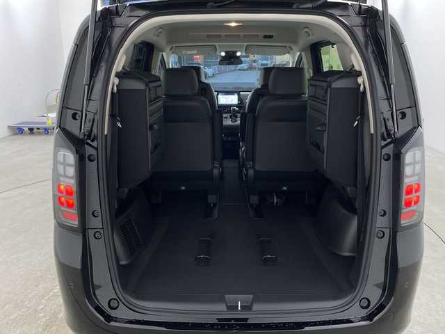 ホンダ フリード ハイブリット e:HEV AIR EX 兵庫県 2025(令7)年 0.1千km クリスタルブラックパール ・未使用車/・純正9インチナビ/・BT・TV・Apple Car Play・AndroidAuto/・両側パワースライドドア/・CMBS/・ACC/・レーンキープアシスト/・ブラインドスポットインフォメーション/・標識認識機能/・シートヒーター/・ハーフレザー/・オートマチックハイビーム/・LEDヘッドライト/・革巻きステアリング/・ステアリングリモコン/・プッシュスタート/・スペアキー/・電動パーキングブレーキ/・オートブレーキホールド/・純正15インチアルミホール