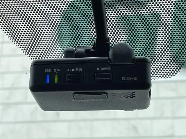 日産 スカイライン 400R 宮崎県 2020(令2)年 9.6万km ブリリアントホワイトパール 純正ナビ/(AM.FM.Bluetooth.DVD.CD)/フルセグTV/アラウンドビューカメラ/ETC/ドライブレコーダー/パドルシフト/レーダークルーズコントロール/プロパイロット/オートライト/パワーシート/オットマン/シートヒーター/スマートキー/スペアキー