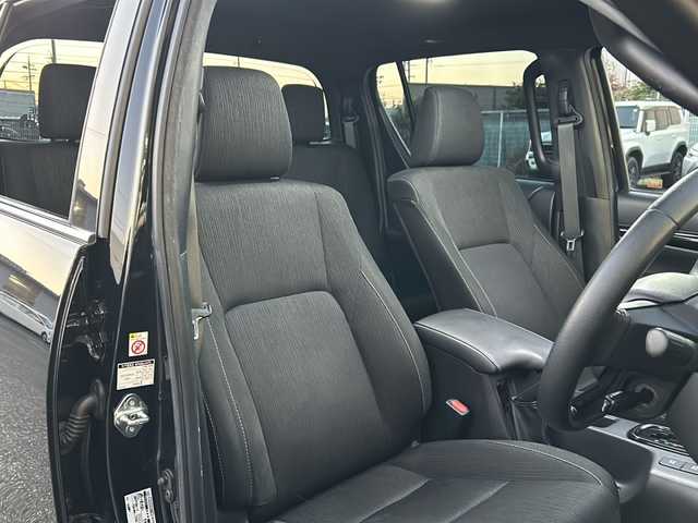 トヨタ ハイラックス Z ブラックラリーエディション 愛知県 2019(平31)年 5.6万km アティチュードブラックマイカ 禁煙車/純正メモリナビ/　　AM/FM/CD/DVD/BT/フルセグＴＶ/純正マッドガード/純正18インチAW/リアバンパープロテクター/荷台キャノピー/バックカメラ/前方ドライブレコーダー/クルーズコントロール/レーンキープアシスト/プリクラッシュセーフティ/ダウンヒルアシストコントロール/横滑り防止装置/盗難防止装置/LEDヘッドライト/フォグランプ/オートライト/ETC/Wエアバッグ/保証書/取説/スペアキー