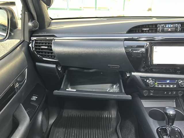 トヨタ ハイラックス Z ブラックラリーエディション 愛知県 2019(平31)年 5.6万km アティチュードブラックマイカ 禁煙車/純正メモリナビ/　　AM/FM/CD/DVD/BT/フルセグＴＶ/純正マッドガード/純正18インチAW/リアバンパープロテクター/荷台キャノピー/バックカメラ/前方ドライブレコーダー/クルーズコントロール/レーンキープアシスト/プリクラッシュセーフティ/ダウンヒルアシストコントロール/横滑り防止装置/盗難防止装置/LEDヘッドライト/フォグランプ/オートライト/ETC/Wエアバッグ/保証書/取説/スペアキー