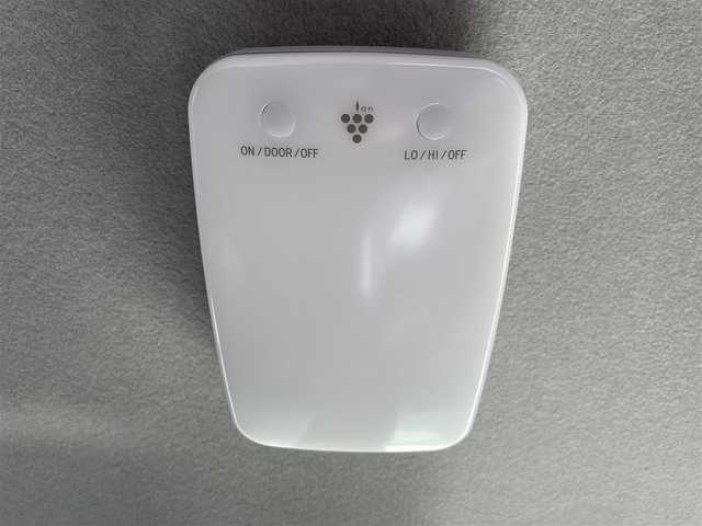 ダイハツ ミラ イース X SAⅢ 新潟県 2025(令7)年 0.1万km シャイニングホワイトパール ワンオーナー/衝突軽減/オーディオ/(AM/FM/BT/AUX)/アイドリングストップ/コーナーセンサー/AUTOライト/LEDヘッドライト/AUTOハイビーム/横滑り防止/電格ミラー/純正フロアマット/ドアバイザー/リモコンキー