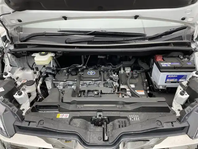 トヨタ ノア ハイブリッド S－Z 滋賀県 2023(令5)年 3万km ホワイトパールクリスタルシャイン 純正SDナビ/【Bluetooth/CD/DVD/USB】/フリップダウンモニター/両側パワースライドドア/全方位カメラ/シートヒーター/ハーフレザーシート/追従クルーズコントロール/LEDヘッドライト/純正１７AW/革巻ステアリング/電子パーキング/オートホールド/スマートキー