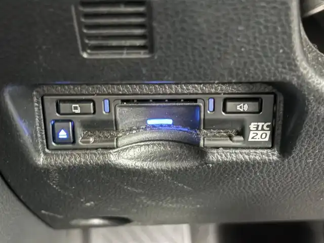 トヨタ ノア ハイブリッド S－Z 滋賀県 2023(令5)年 3万km ホワイトパールクリスタルシャイン 純正SDナビ/【Bluetooth/CD/DVD/USB】/フリップダウンモニター/両側パワースライドドア/全方位カメラ/シートヒーター/ハーフレザーシート/追従クルーズコントロール/LEDヘッドライト/純正１７AW/革巻ステアリング/電子パーキング/オートホールド/スマートキー