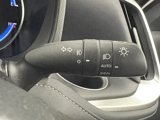 トヨタ ノア ハイブリッド S－Z 滋賀県 2023(令5)年 3万km ホワイトパールクリスタルシャイン 純正SDナビ/【Bluetooth/CD/DVD/USB】/フリップダウンモニター/両側パワースライドドア/全方位カメラ/シートヒーター/ハーフレザーシート/追従クルーズコントロール/LEDヘッドライト/純正１７AW/革巻ステアリング/電子パーキング/オートホールド/スマートキー