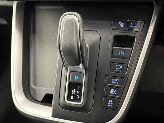 トヨタ ノア ハイブリッド S－Z 滋賀県 2023(令5)年 3万km ホワイトパールクリスタルシャイン 純正SDナビ/【Bluetooth/CD/DVD/USB】/フリップダウンモニター/両側パワースライドドア/全方位カメラ/シートヒーター/ハーフレザーシート/追従クルーズコントロール/LEDヘッドライト/純正１７AW/革巻ステアリング/電子パーキング/オートホールド/スマートキー