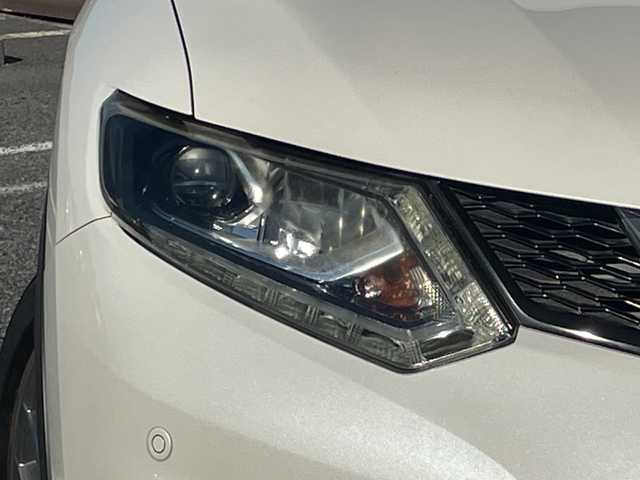 日産 エクストレイル 20Xtt エマージェンシーブレーキ 千葉県 2017(平29)年 8.4万km ブリリアントホワイトパール ナビ　全方位カメラ　電動リアドア　ドラレコ　フルセグ　クルコン　ＢＴ　ＥＴＣ　エマブレ　シートヒーター　科プロんシート　スマートキー　ステアスイッチ　ＬＥＤライト　オートライト　１８インチＡＷ　４ＷＤ