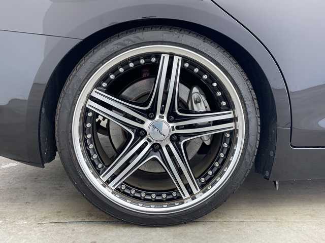 日産 スカイライン ハイブリッド 350GT Type SP 兵庫県 2014(平26)年 6.8万km ガーネットブラック ・純正ナビ&BT&CD&DVD&USB&TV/・全方位カメラ/・サンルーフ/・革シート/・ビルトインＥＴＣ/・エマージェンシーブレーキ/・車線逸脱防止支援システム/・車線逸脱警報/・後側方衝突防止支援/・後側方車両検知/・後退時衝突防止支援/・前方衝突予測警報/・ブレーキアシスト/・車両接近通報装置/・ステアリングスイッチ/・革巻きステアリング/・パドルシフト/・前席パワーシート/・シートヒーター/・フロアマット/・ＢＯＳＥサウンドシステム/・レーダークルーズコントロール/・クリアナンスソナー/・アンビエントＬＥＤライトシステム/・ＷＡＬＤ20インチアルミホイール/・ＨＫＳハイパフォーマンス車高調/・ヒルスタートアシスト/・スマートキー/・LEDライト/・保証書/・取扱説明書