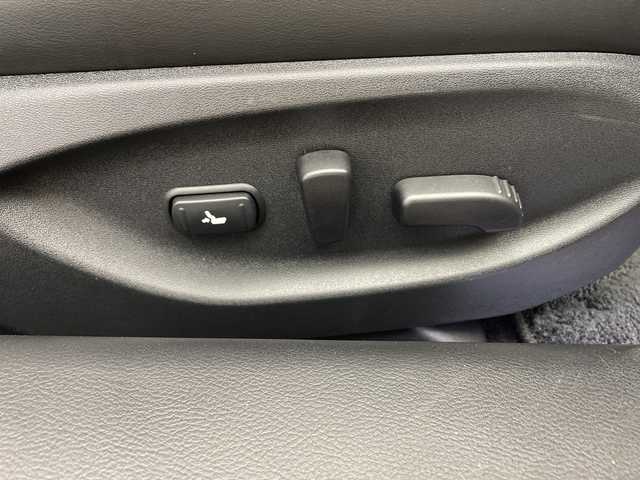 日産 スカイライン ハイブリッド 350GT Type SP 兵庫県 2014(平26)年 6.8万km ガーネットブラック ・純正ナビ&BT&CD&DVD&USB&TV/・全方位カメラ/・サンルーフ/・革シート/・ビルトインＥＴＣ/・エマージェンシーブレーキ/・車線逸脱防止支援システム/・車線逸脱警報/・後側方衝突防止支援/・後側方車両検知/・後退時衝突防止支援/・前方衝突予測警報/・ブレーキアシスト/・車両接近通報装置/・ステアリングスイッチ/・革巻きステアリング/・パドルシフト/・前席パワーシート/・シートヒーター/・フロアマット/・ＢＯＳＥサウンドシステム/・レーダークルーズコントロール/・クリアナンスソナー/・アンビエントＬＥＤライトシステム/・ＷＡＬＤ20インチアルミホイール/・ＨＫＳハイパフォーマンス車高調/・ヒルスタートアシスト/・スマートキー/・LEDライト/・保証書/・取扱説明書