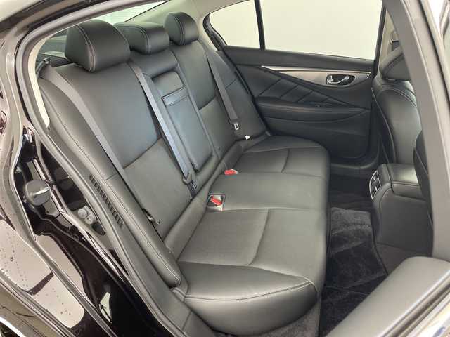 日産 スカイライン ハイブリッド 350GT Type SP 兵庫県 2014(平26)年 6.8万km ガーネットブラック ・純正ナビ&BT&CD&DVD&USB&TV/・全方位カメラ/・サンルーフ/・革シート/・ビルトインＥＴＣ/・エマージェンシーブレーキ/・車線逸脱防止支援システム/・車線逸脱警報/・後側方衝突防止支援/・後側方車両検知/・後退時衝突防止支援/・前方衝突予測警報/・ブレーキアシスト/・車両接近通報装置/・ステアリングスイッチ/・革巻きステアリング/・パドルシフト/・前席パワーシート/・シートヒーター/・フロアマット/・ＢＯＳＥサウンドシステム/・レーダークルーズコントロール/・クリアナンスソナー/・アンビエントＬＥＤライトシステム/・ＷＡＬＤ20インチアルミホイール/・ＨＫＳハイパフォーマンス車高調/・ヒルスタートアシスト/・スマートキー/・LEDライト/・保証書/・取扱説明書